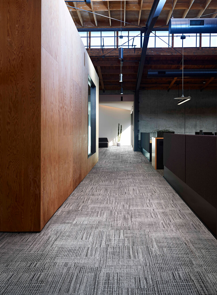 DTLA_QUILT-PATTERN_DOWNY_18X36_MONOLITHIC